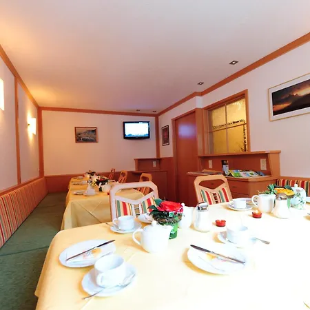 Bed & Breakfast Haus Enzian Sankt Anton am Arlberg