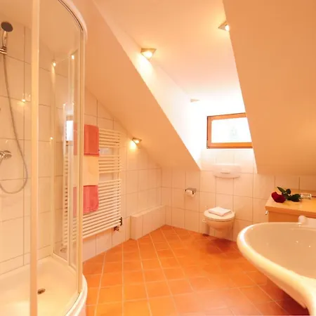 Haus Enzian B&B 장크트안톤암아를베르크